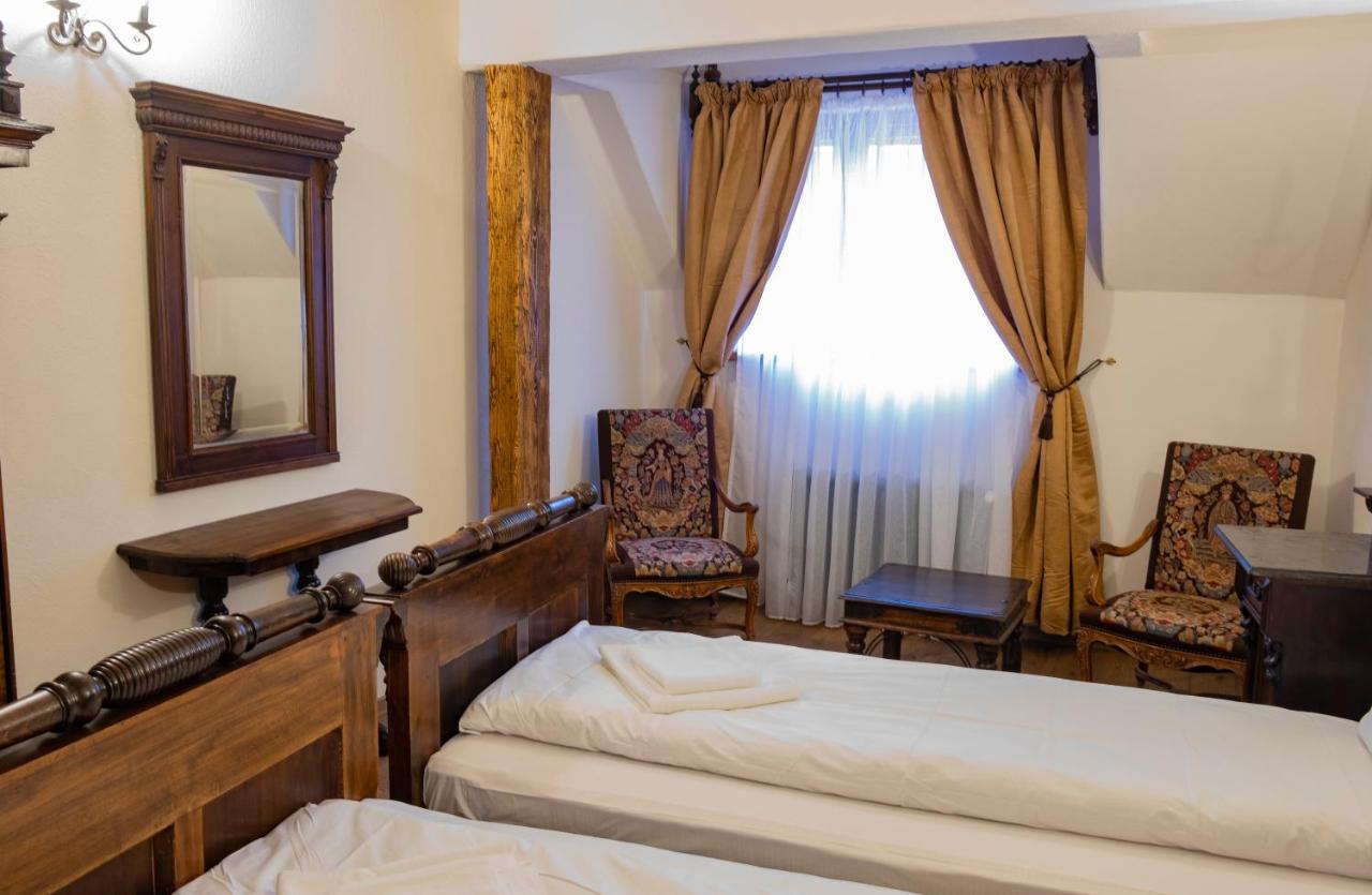 The Throne - M Museum Hotel 锡吉什瓦拉 外观 照片