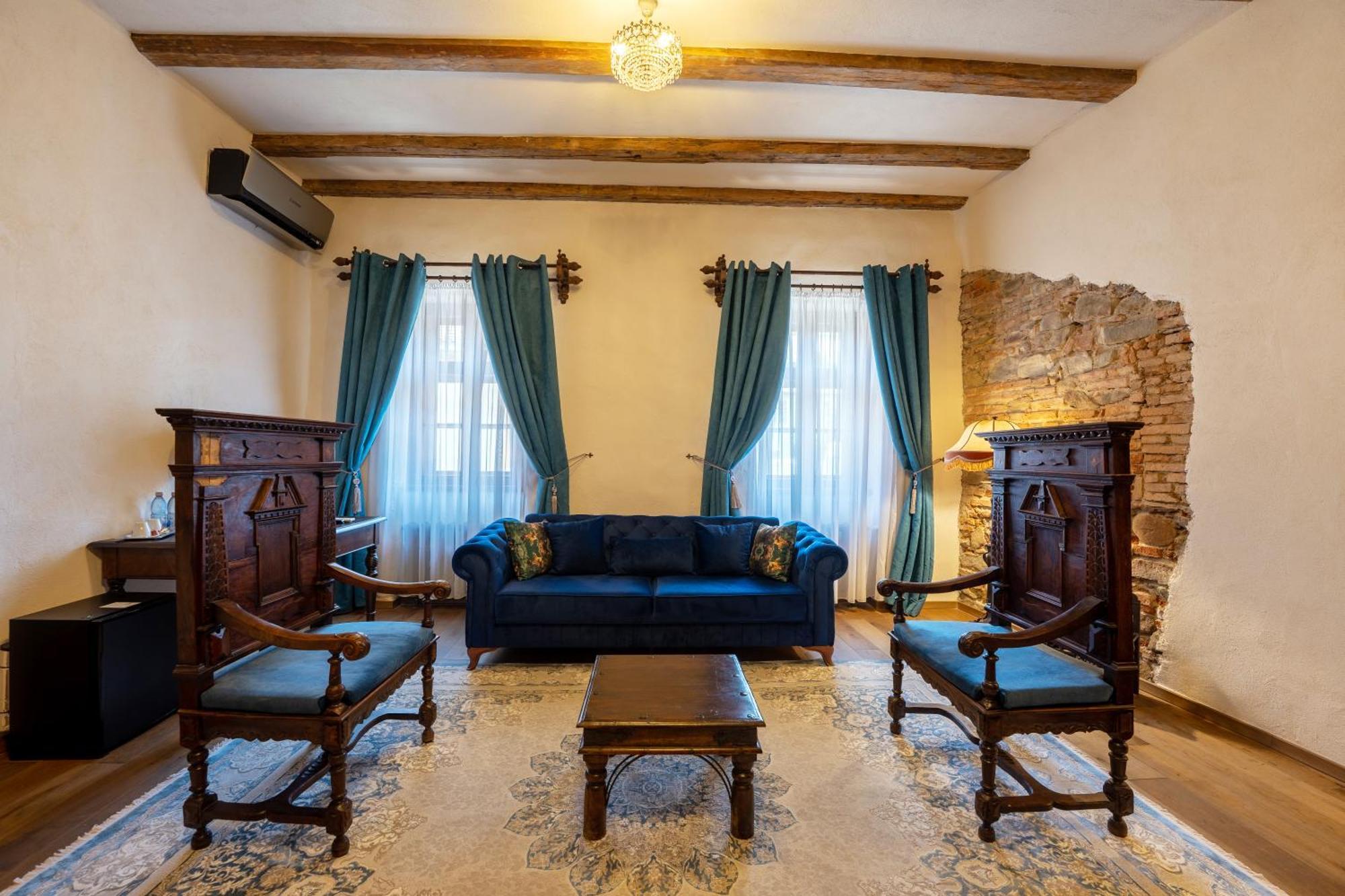The Throne - M Museum Hotel 锡吉什瓦拉 外观 照片